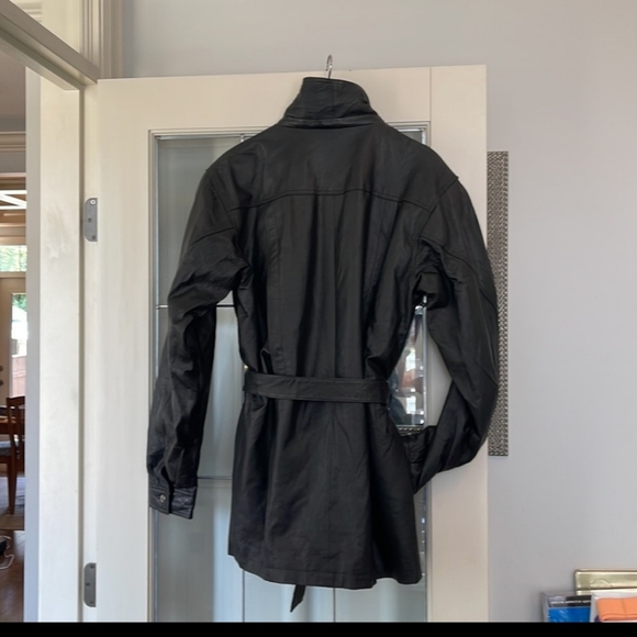 Leather jacket - Picture 2 of 7